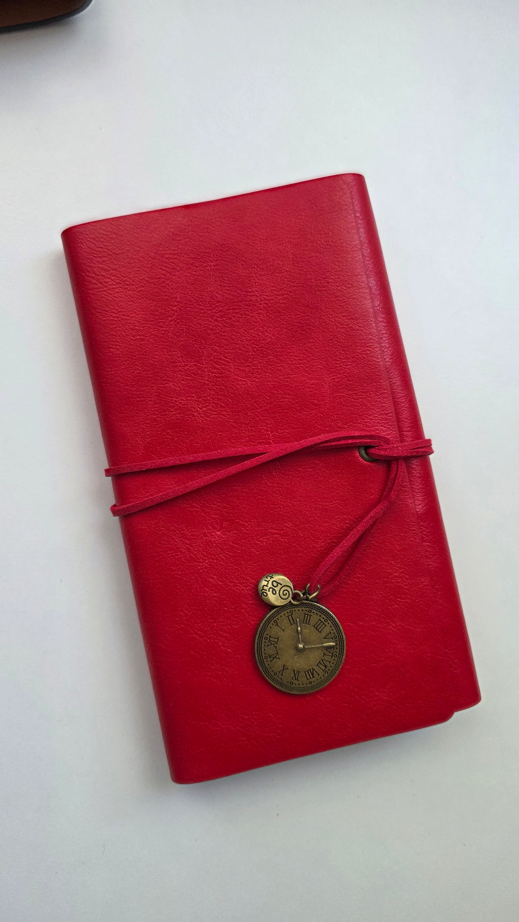 Notebook with clock ⏰️