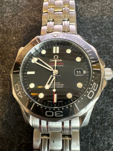 Omega Seamaster Diver 300 M 212.30.41.20.01.003 photo review